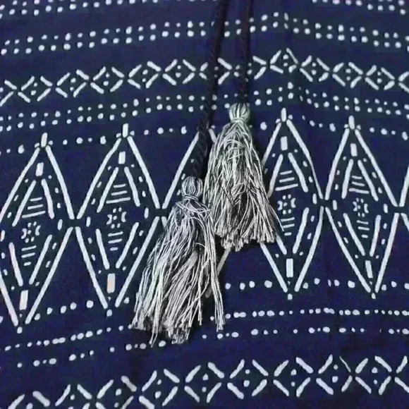 VINCE CAMUTO Blue Aztec Pattern Short Sleeve Key Hole Tassel Top Women S - Picture 5 of 10